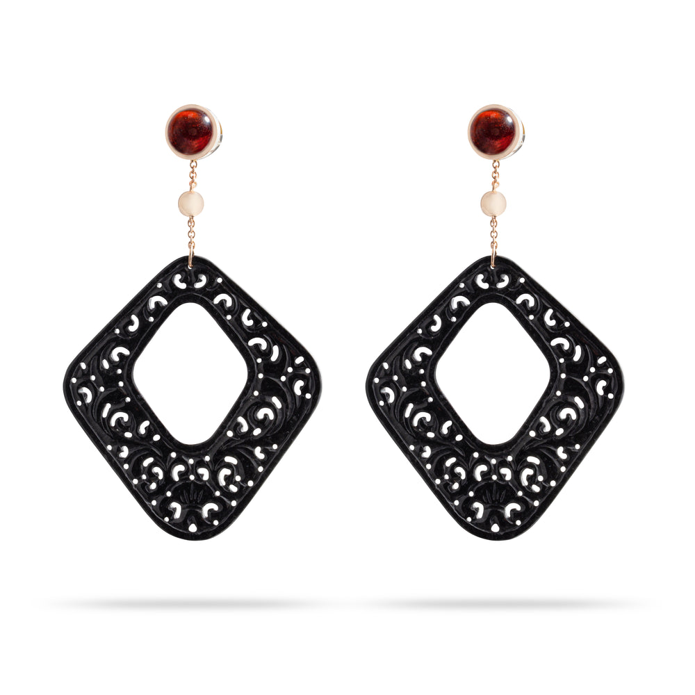 BLACK JADE AND GARNET EARRINGS IN YELLOW GOLD 18K