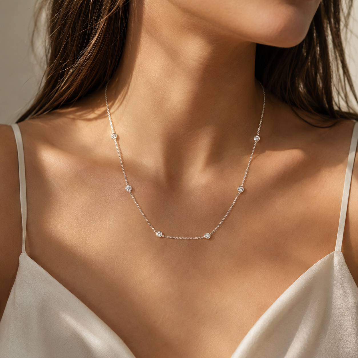 Collier Élégance Intemporelle en Argent & Zircons 2